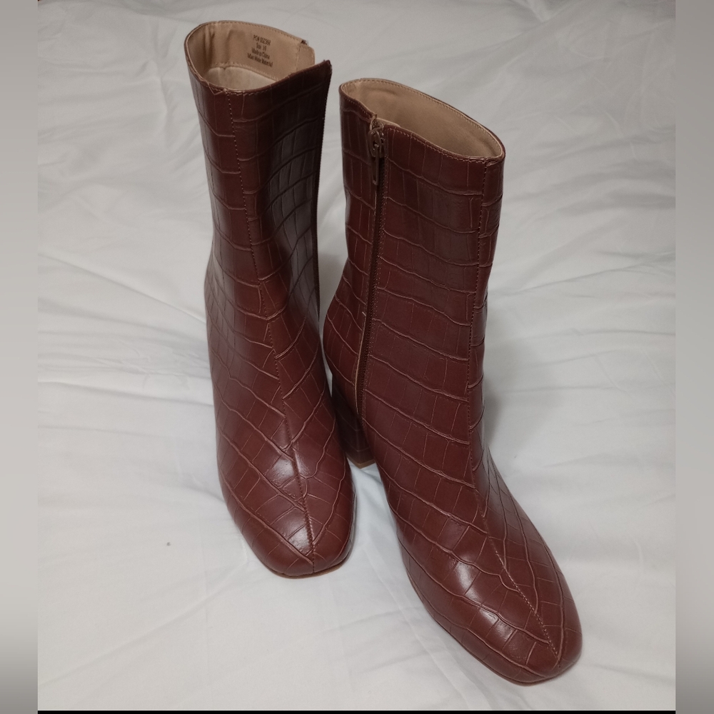 Square Mouth boots